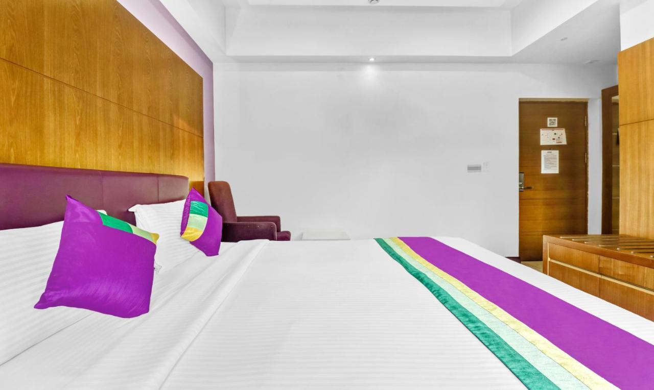 Medora Hotel Кожикоде Экстерьер фото