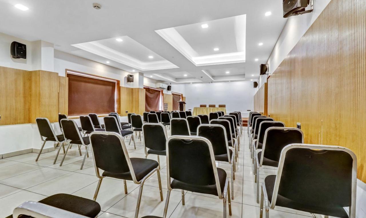 Medora Hotel Кожикоде Экстерьер фото