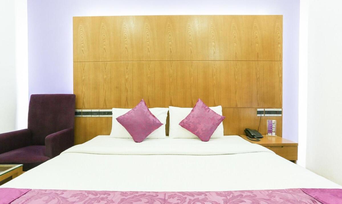 Medora Hotel Кожикоде Экстерьер фото